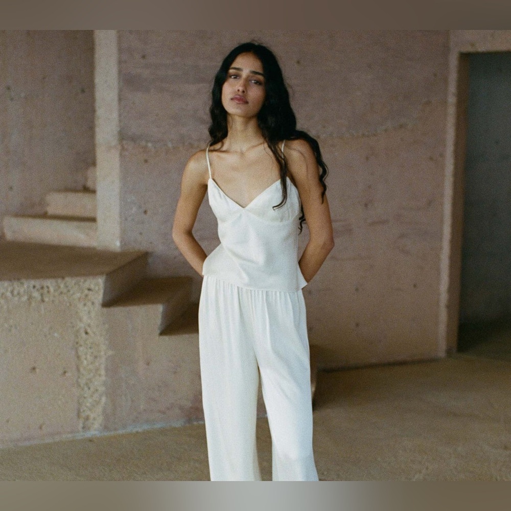 Doen White Crop Top